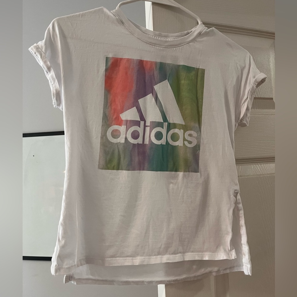 Adidas Girls T Shirt with Cuffed Sleeves and Split Side Seam Size Large
